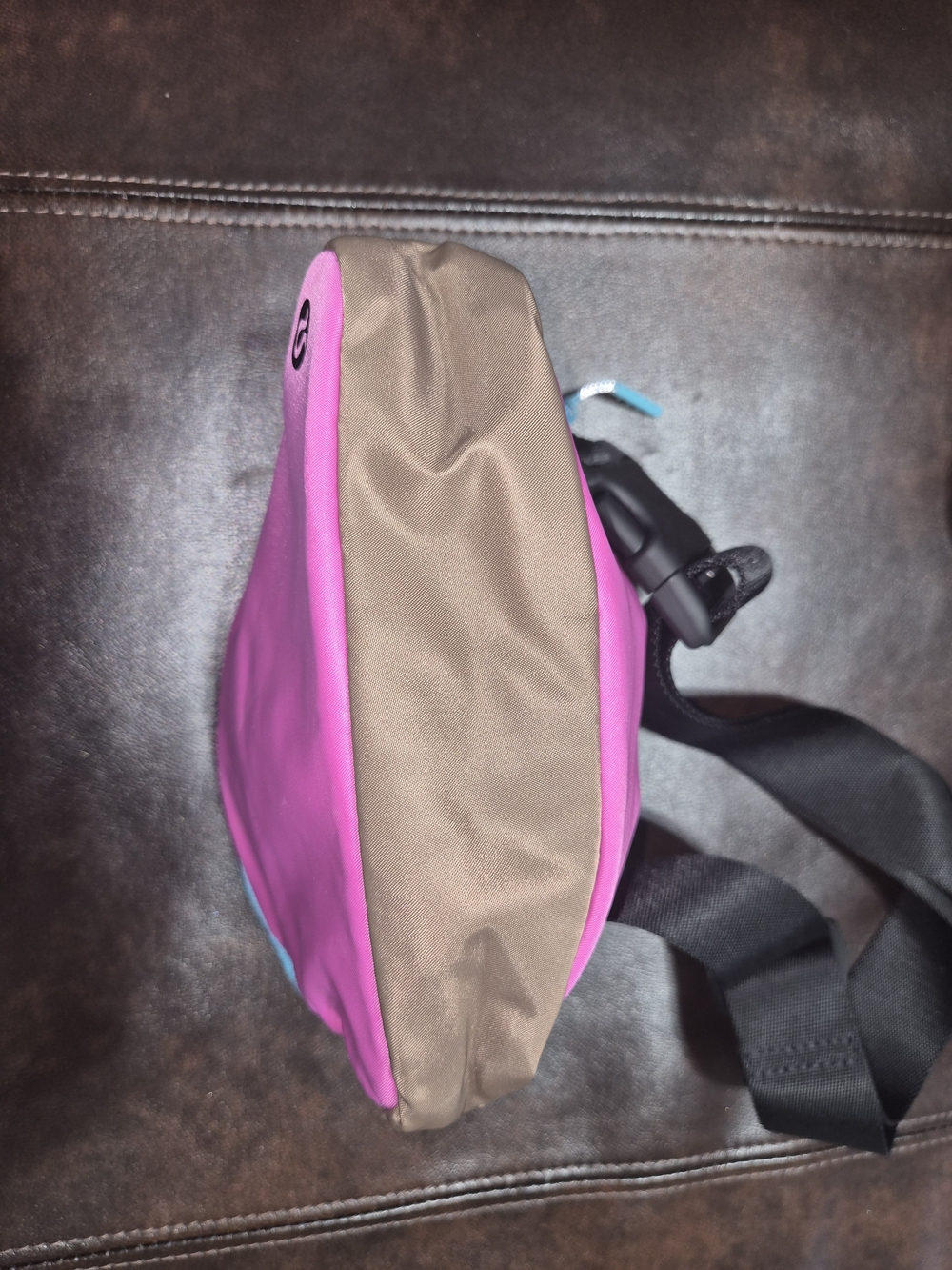 lululemon athletica Pink Crossbody Bag with Blue Trim and Black Strap - Picture 5 of 5